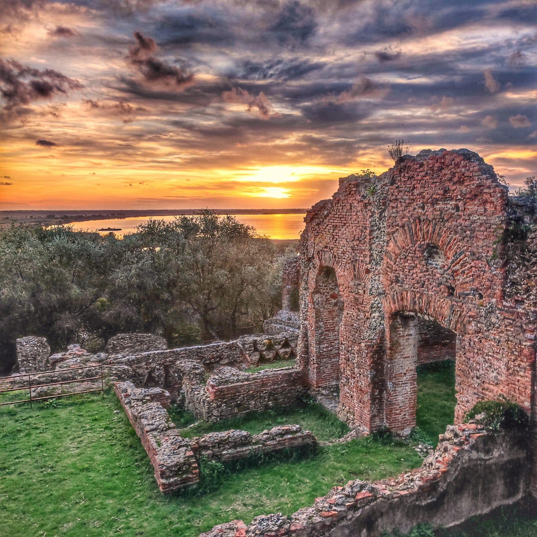Area Archeologica Massaiuccoli Romana Massarosa La Via delle Erbe e dei Fiori